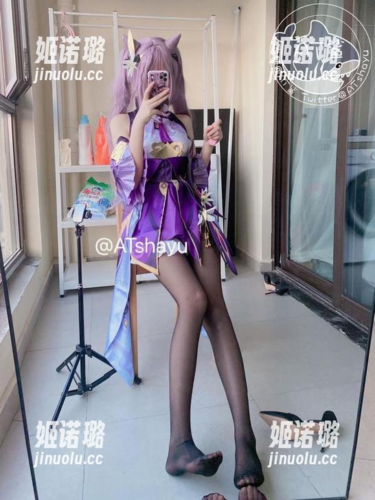 AT鲨 分享AT鲨的吊带裙时刻,你敢相信这些画面都是从图库里来的?