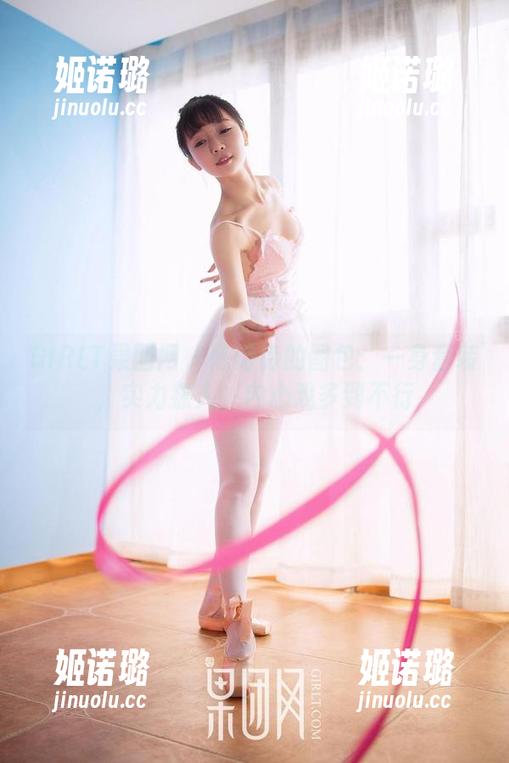 GIRLT果团网 - 陈诗诗的图包：一身套装，实力撩人，内心戏多到不行