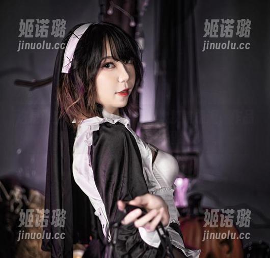 Leah梓未 这是镂空和Leah梓未的一次狭路相逢,作品集里的资源被隐藏得很绝妙。
