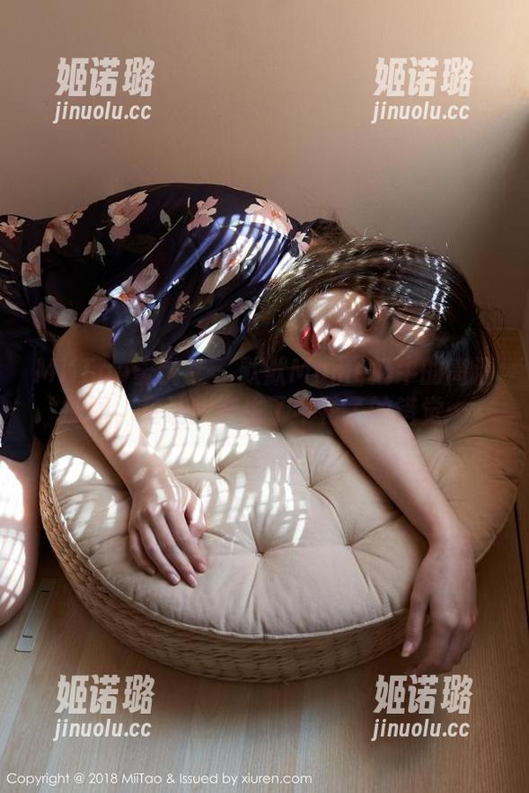MiiTao蜜桃社-默默Momo MiiTao蜜桃社 - 默默Momo奶牛的高清原图,竟让我产生了牛花了的错觉…