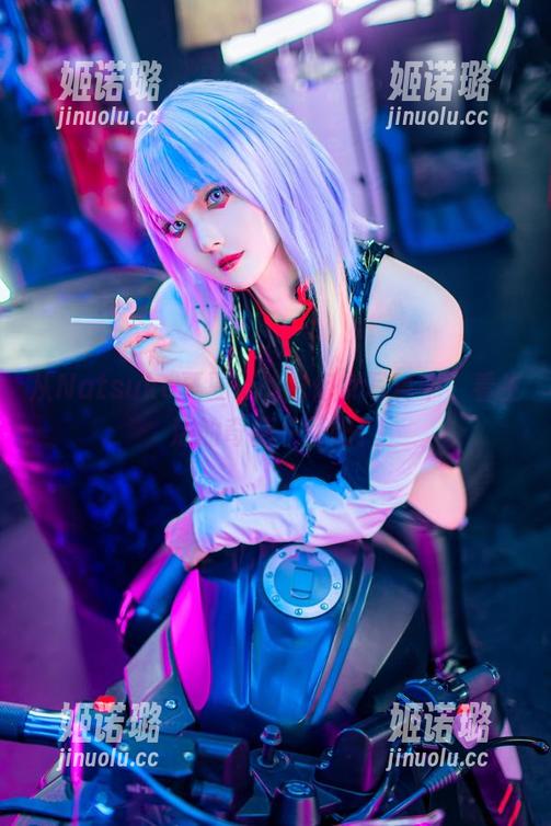Natsuko夏夏子 从Natsuko夏夏子的白修女写真中,看生活的奇葩一面吧!