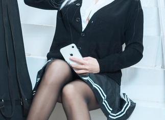 她的黑白私房美图不按套路出牌，Seya狮砸这是要把我们玩疯啦？