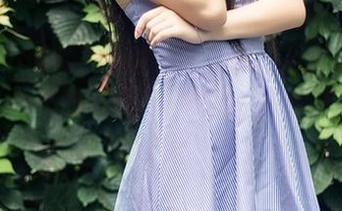 TouTiao头条女神 - 李丽莎办公室的美图合集，隐秘的光线下，透出一种别样的女性智慧。