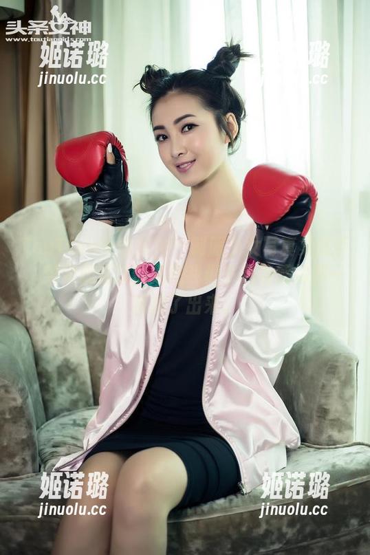 TouTiao头条女神-樊安妮 TouTiao头条女神 - 制服少女写真集到手,樊安妮这次倒是把我们多愁善感的那一面撩了出来。