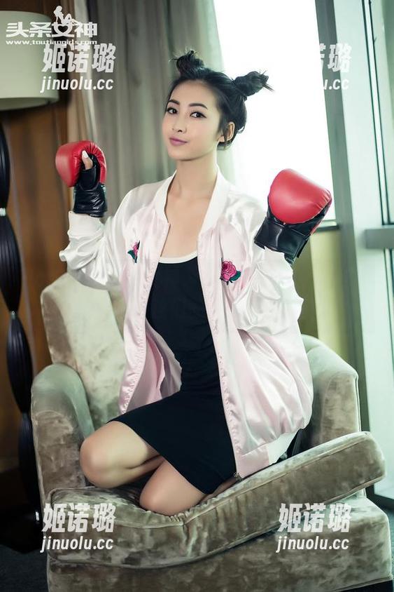 TouTiao头条女神 - 美会子回馈领导与大胆女孩们的套图合集