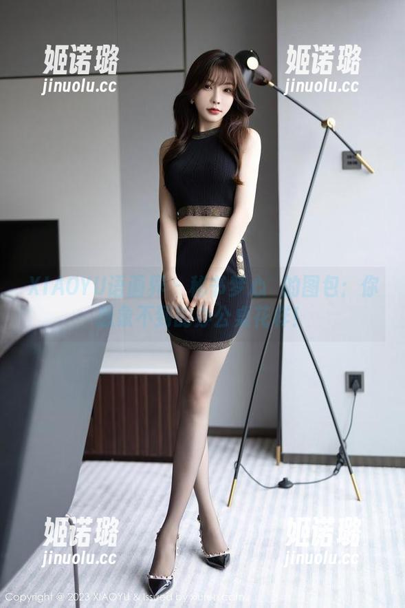 XIAOYU语画界 - 秘书梦心玥的图包：你想象不到的办公桌花样！