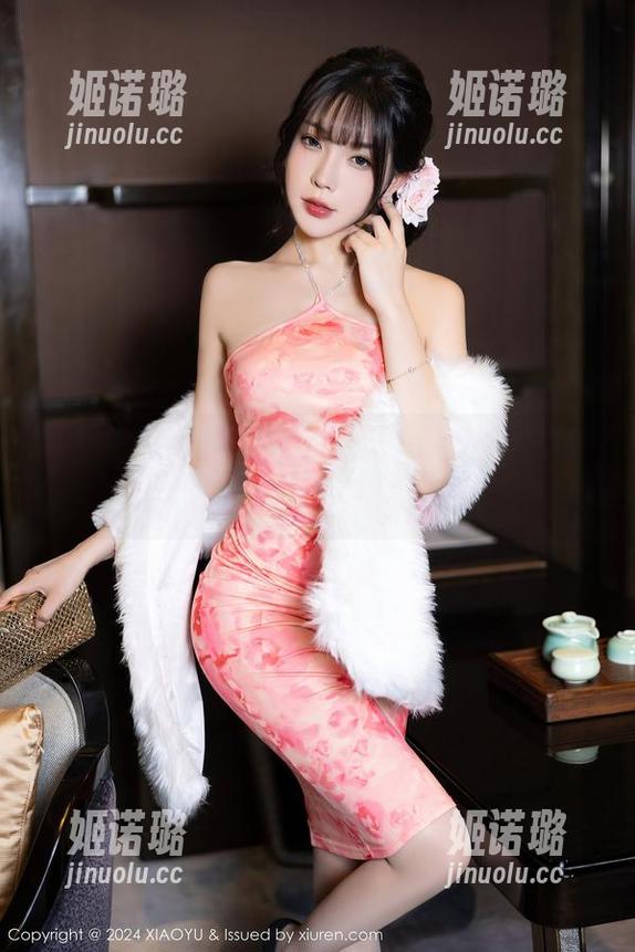 XIAOYU语画界 - 当金纯一遇上校服，原图让你心头一震，别忘了分享哦！
