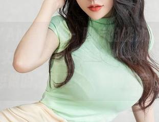 XINGYAN星颜社 - 照片的姚沐迪，犹如错怪的女仆，原图中透露出一种“我本来没想做的，可是……”的无奈感。
