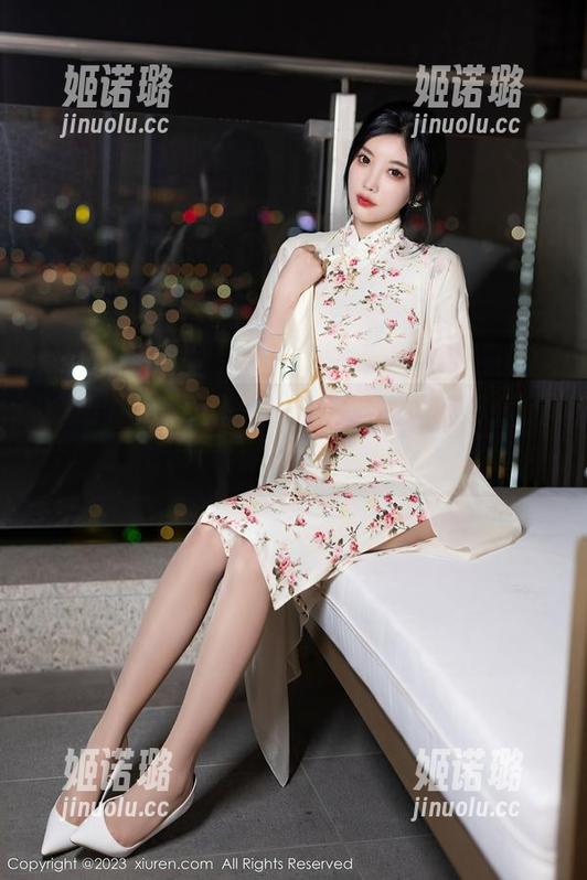 Xiuren秀人网-FoxYini孟狐狸 Xiuren秀人网 - FoxYini孟狐狸的豹纹私拍,硬核展示野性的另一面。