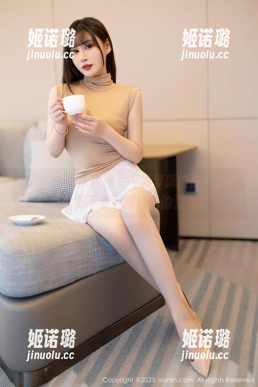 Xiuren秀人网-icy猪 Xiuren秀人网 - icy猪穿旗袍那一刻,原图要不要下载绮丽的混搭?