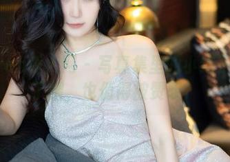 Xiuren秀人网 - 写真集里的小纯子：为了腿，也值得被赞叹！