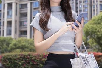 Xiuren秀人网 - 曦宝儿的私密图包，JK风从未如此“真实”！