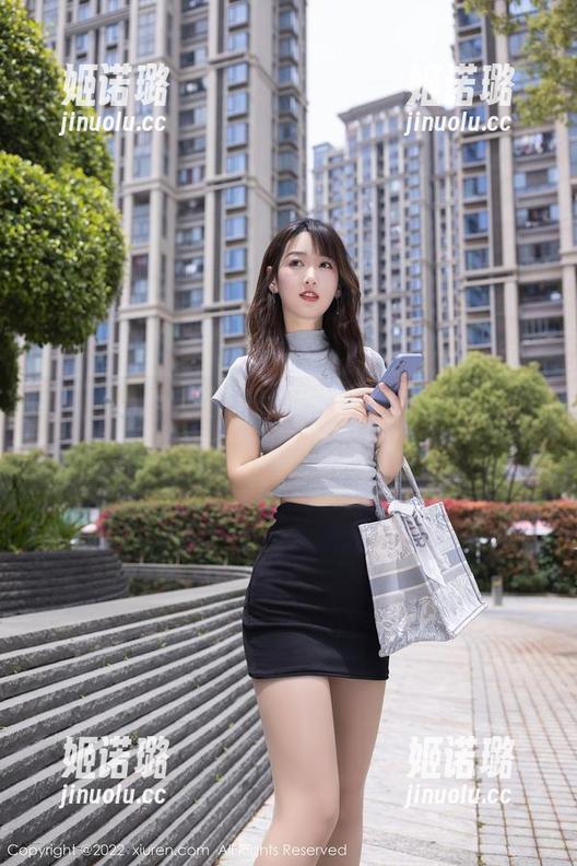 Xiuren秀人网-曦宝儿 Xiuren秀人网 - 曦宝儿的私密图包,JK风从未如此“真实”!