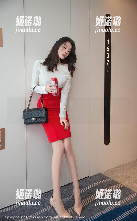 Xiuren秀人网 - 李丽莎的职业造型美图，真心让人想反思人生选择。