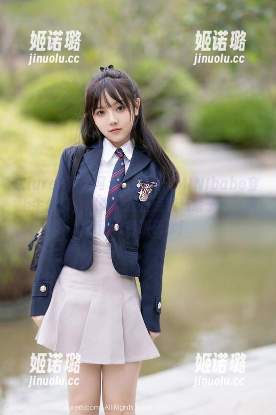 Xiuren秀人网-糯美子MINIbabe Xiuren秀人网 - 当糯美子MINIbabe穿上牛仔裤,观看时我差点变成瞎子——图包请自备眼药水!