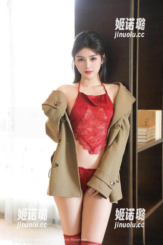 Xiuren秀人网 - 分享时刻：诗诗kiki的白裙撞上夏风，原图中的她真心轻盈