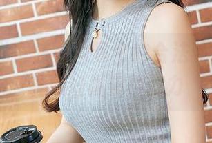 YouMi尤蜜荟 - 写真中的合法萝莉，定制礼服好像有种魔力