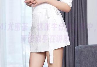 YouMi尤蜜荟 - 这张牛仔裤写真中，合法萝莉似乎在讲段子