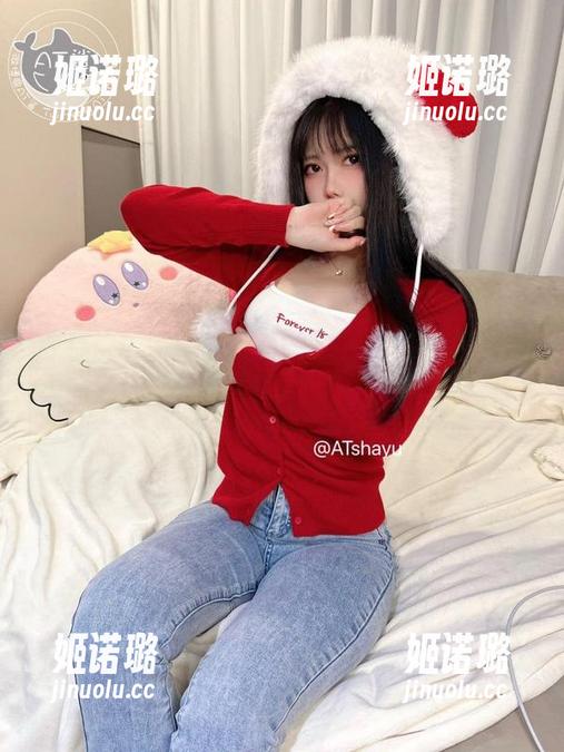 at鲨鱼 就是这!原图与套图的英气——at鲨鱼带来的御姐鲨,每个细节都让人浮想联翩。