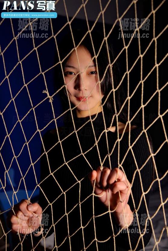 pans - 当安妮穿上校服，那个课堂上的天真又回来了