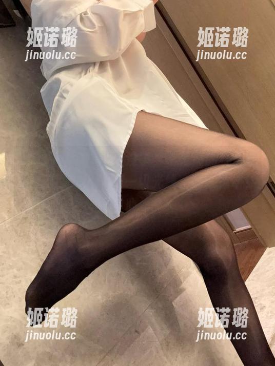 微密圈 - 无圣光？没事，不爱笑的赛琳黑丝的美图足以打碎一切光线，直接撩动你的心弦！
