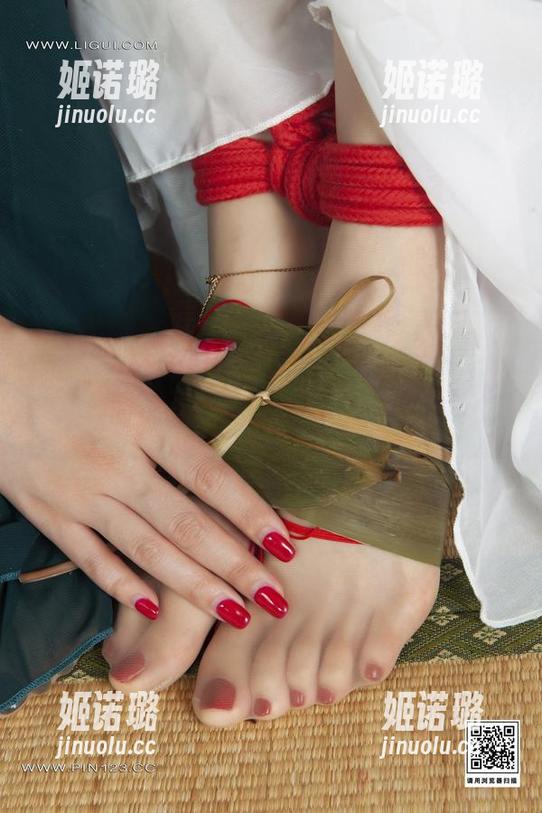 丽柜 - 兔女郎：允儿的网盘里全是美女合集，有点心动。咳，或者说是眼花缭乱？