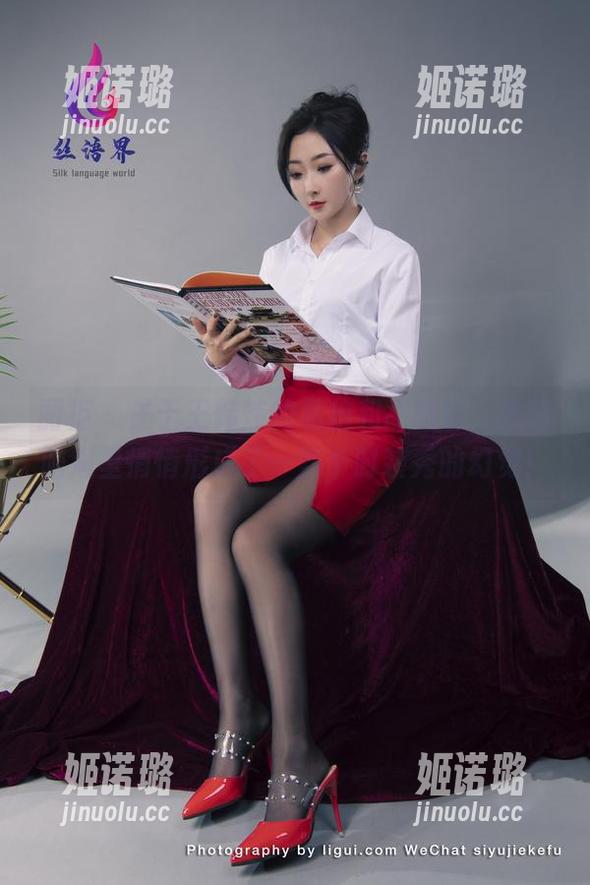 丽柜 - 关于王炜炜的私拍和高跟鞋，我的脑海里悄悄形成了一整个时装秀的幻觉！