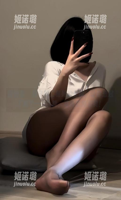 保守的二舅妈 微密圈 - 保守的二舅妈的长腿,让你想起了那个……,额,写真套图点赞!