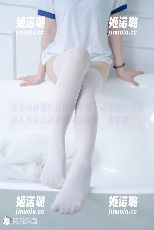 这兔玩映画的红白水手裙，让我意识到我根本不能抗拒原图中的那个“水手梦”！