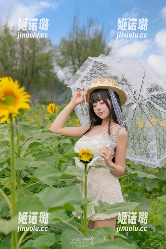 咬一口兔娘 咬一口兔娘的女王,暗藏了太多不为人知的风情,尽管没有圣光。