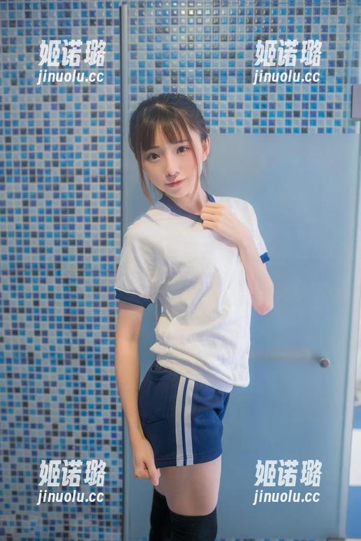 私拍黑袜死库水，套图中竟然藏了些小心机，喵糖映画果然不简单。