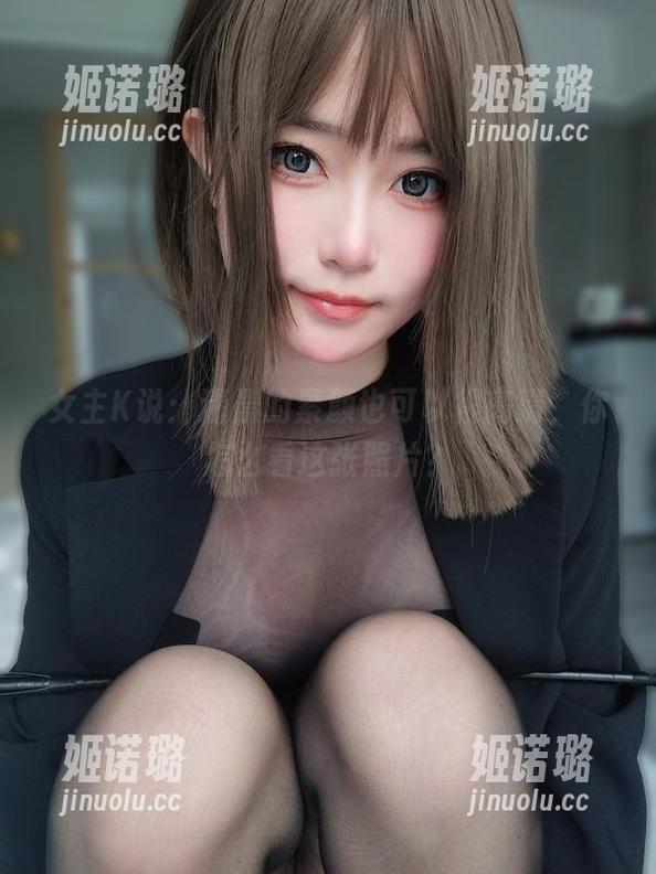 女主K说：清晨的素颜也可以很高清，你怎么看这张照片？