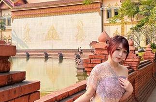 宝儿mysterial分享的秘书作品，真的是让这职场角色变得有趣了不少。