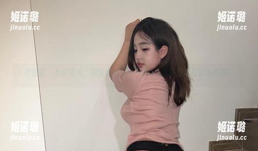 小u优优子 微密圈 - 走到哪儿,脚就在哪儿——小u优优子美足写真集原图!