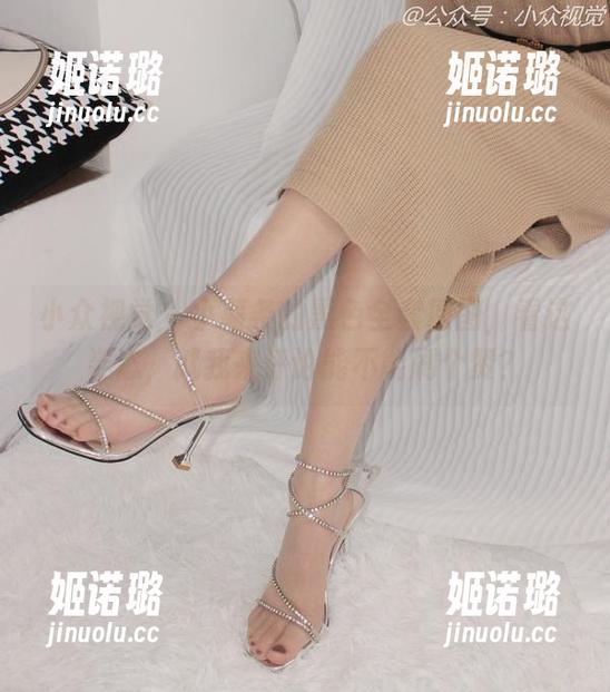 小众视觉 - 小薯条的黑色全套原图，看这姿态，就我来评论能不能刷个赞？