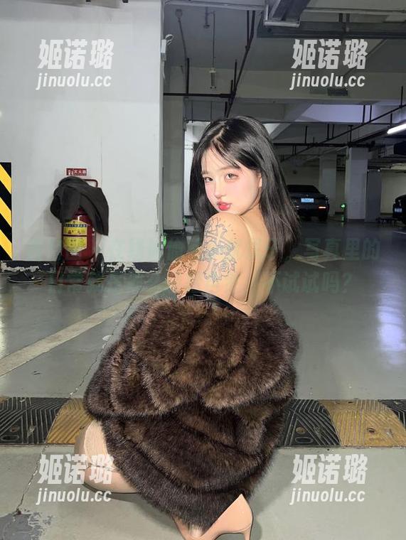微密圈 - 在线偷偷看小优优子，写真里的日常就是那么轻松自然，不试试吗？