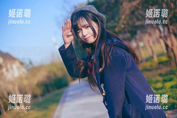 图库里的小野妹子w：魔法少女伊莉雅，上面的彩虹，是画出来的吗？