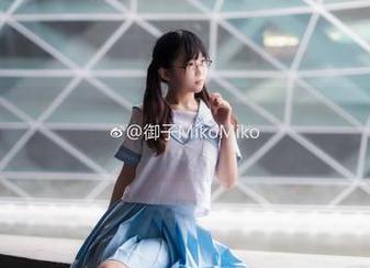 御子Yumiko的肉丝，分享给大家的作品集，才发现原来我竟也有一丝兴趣…