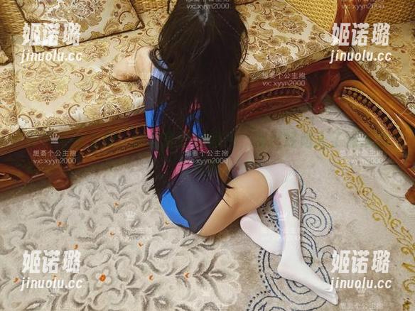 想要个公主抱 想要个公主抱:这全套长腿图片,我已经陷入了深深的呕吐吧。