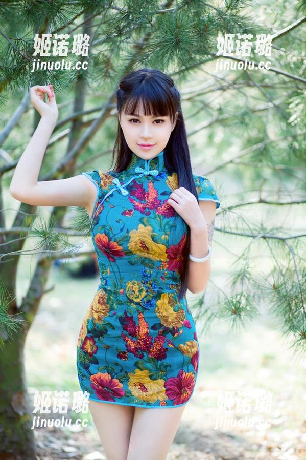 推女郎-Lina 推女郎 - 看!Lina在水手服里的迷人姿态——快来看套图下载!