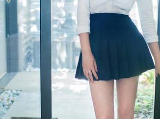 推女郎 - 李丽莎的泳池图册：看她如何和水面展开一场优雅的较量！