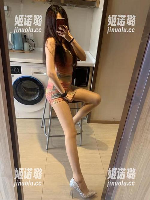 提袜少女 微密圈 - 提袜少女微信新篇,最新分享带你见识朋友圈的奇迹!