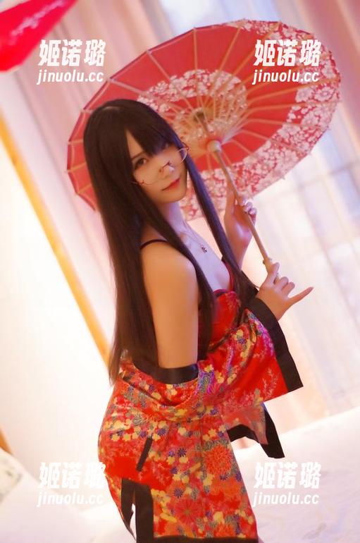 晓美妈的“忆”苗条到不行，写真集能量满满！