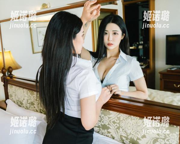 圣诞趣事：普美Bomi(보미)的高清cos，好像邻家女孩拿了礼物！