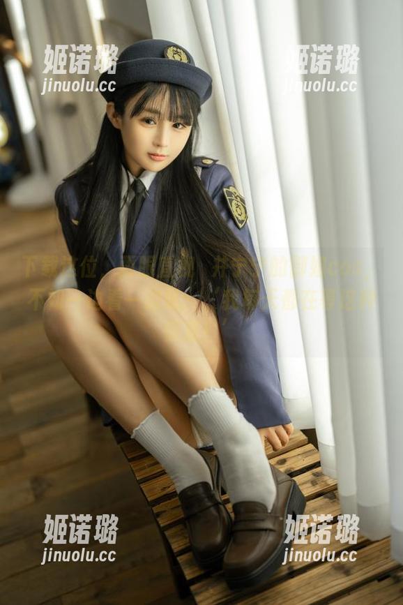 下载这位，两眼直视桜井宁宁的御姐cos，不如一边看一边吼：‘我每天都在等这种惊喜！’