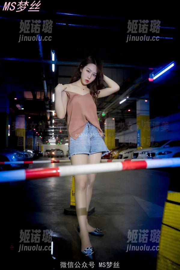 梦丝女神 - 张芷馨，爱笑的少女，高清美图唤醒我心底的那份...想偷笑的冲动。