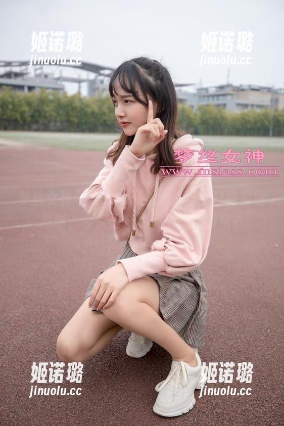 梦丝女神 - 莹仙女又放大招了，日常套图更新，今天是减龄风还是优雅范？