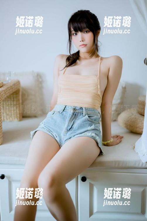 一眼婚纱，汪知子的原图，喏，赶紧下载