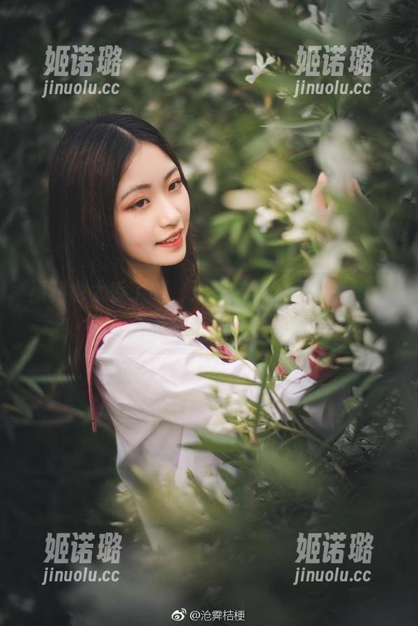 福利也太香了吧，沧霁桔梗的黑太子图包，直让人有种小鹿乱撞的错觉。