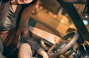 免费的不只是作品，源纱希喵喵喵的薄纱睡衣也是追寻的感官旅行！